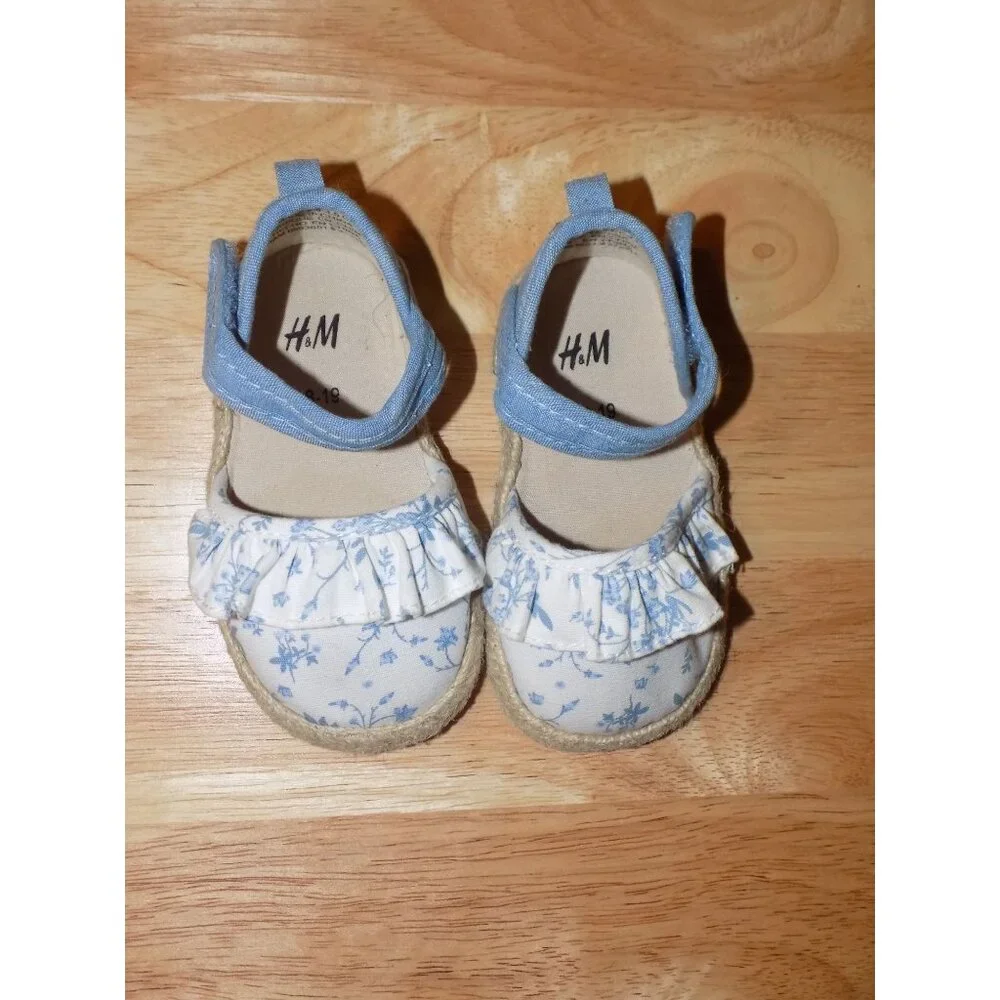 H&M Denim & Floral Print Toddler Shoes 18-19 - Picture 3 of 9